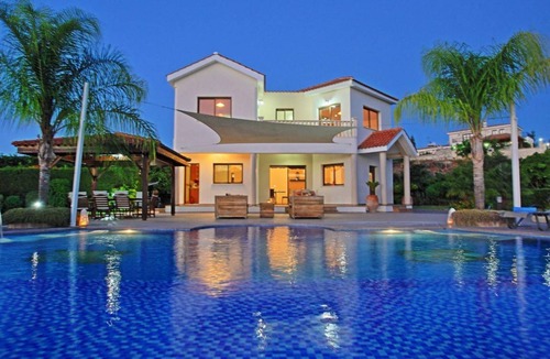 Pano Arodhes Villa | 140 m² Villa ∙ 4 bedrooms ∙ 8 guests
