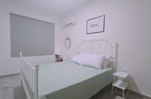 Agios Athanasios House | 150 m² House ∙ 4 bedrooms ∙ 8 guests