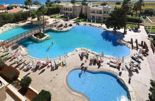 Pegeia Resort | 150 m² Resort ∙ 3 bedrooms ∙ 8 guests
