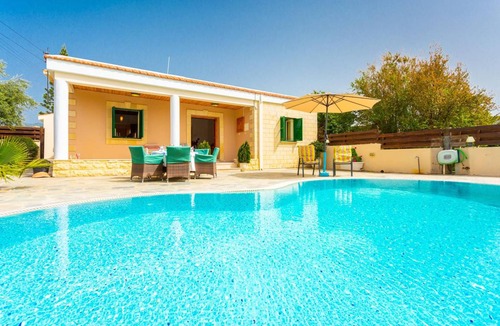 Ayia Marina Chrysochous Villa | 160 m² Villa ∙ 3 bedrooms ∙ 7 guests