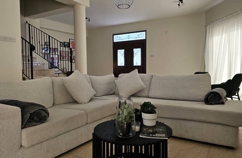 Oroklini House | 160 m² House ∙ 3 bedrooms ∙ 4 guests