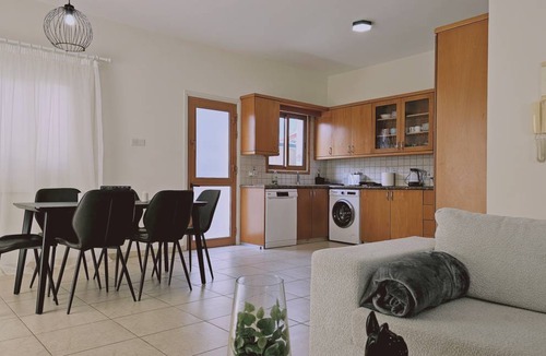 Oroklini House | 160 m² House ∙ 3 bedrooms ∙ 4 guests