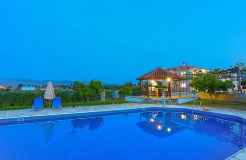 Latchi Villa | 165 m² Villa ∙ 3 bedrooms ∙ 6 guests