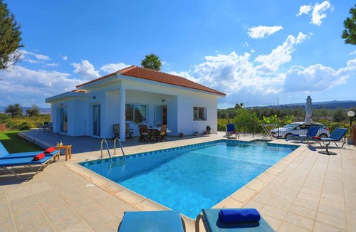 Latchi Villa | 170 m² Villa ∙ 3 bedrooms ∙ 6 guests