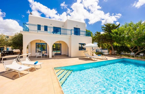 Agios Georgios Pegeias Villa | 180 m² Villa ∙ 3 bedrooms ∙ 7 guests