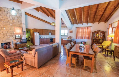Polis House | 180 m² House ∙ 3 bedrooms ∙ 6 guests