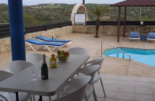 Kathikas Villa | 180 m² Villa ∙ 4 bedrooms ∙ 8 guests