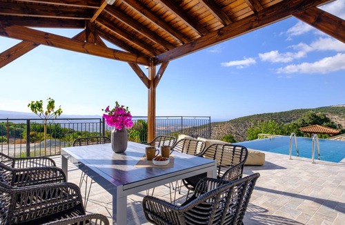 Peristerona Villa | 180 m² Villa ∙ 4 bedrooms ∙ 8 guests