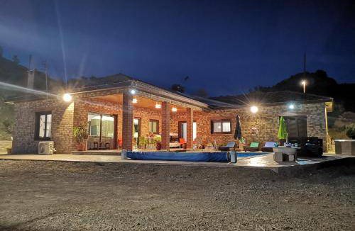 Vasa Koilaniou House | 196 m² House ∙ 4 bedrooms ∙ 16 guests