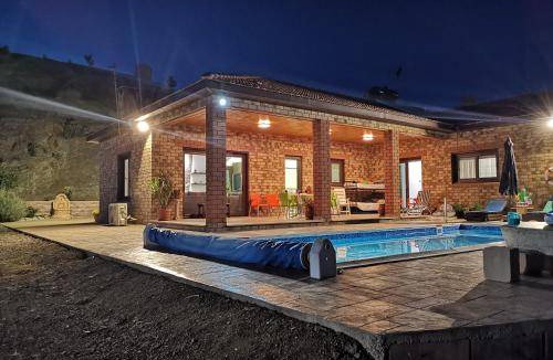 Vasa Koilaniou House | 196 m² House ∙ 4 bedrooms ∙ 16 guests