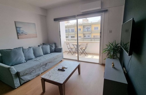 Larnaca Apartment | 2 Apts! 12 guests! Beach View w/150Mbit + Netflix