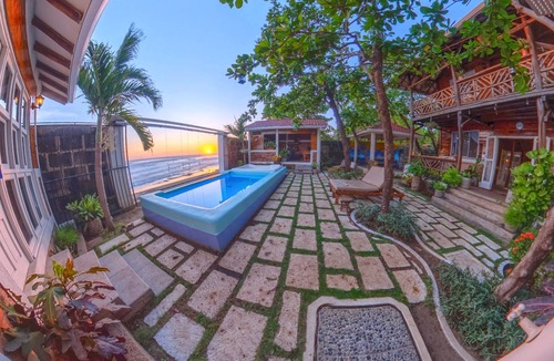 Pochomil Cabin | 2 Beachfront casitas for 8 w Pool & AC, Wifi