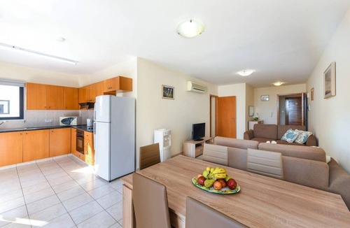 Oroklini Apartment | 2 bed Apartment Overlooking Pool - Oroklini