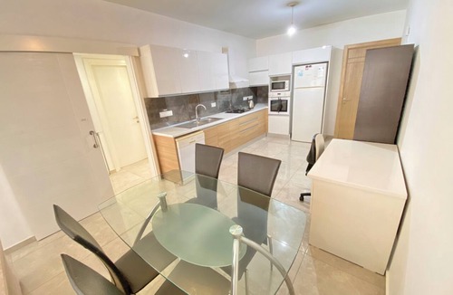 Yenisehir Apartment | 2 Bedr & 5 Beds & 1 Bathr & Fully Kitchen & All rooms AC & close all amenities
