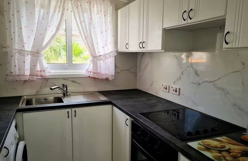 Oroklini Apartment | 2-Bedroom Apartment, 200m from Voroklini Beach ☆ Quiet, Family-Friendly Area ☆