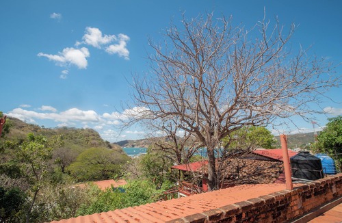San Juan del Sur Apartment | 2 bedroom apt with roof terrace and huge wooden deck - 5 min from San Juan Bay.