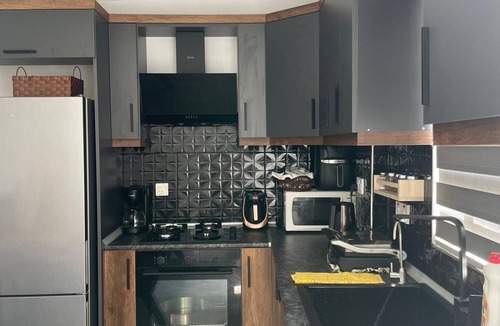 Karaoglanoglu House | 2-bedroom house in Karaoğlanoğlu with private pier and walking distance casino