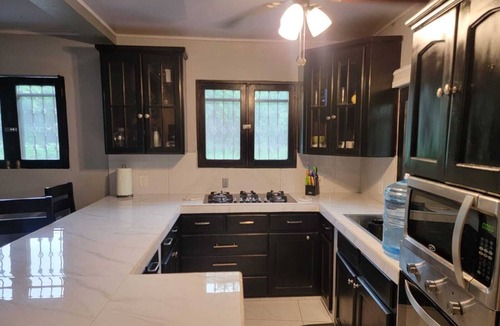 Tipitapa House | 2-bedroom house with - Spectacular Lakefront -AC in charming Granada