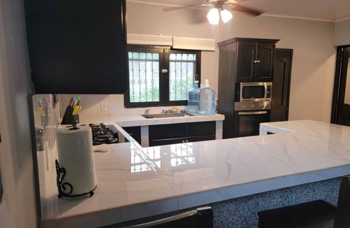 Tipitapa House | 2-bedroom house with - Spectacular Lakefront -AC in charming Granada