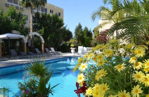 Potamos tis Germasogeias Apartment | 200 m² Serviced apartment ∙ 3 bedrooms ∙ 10 guests