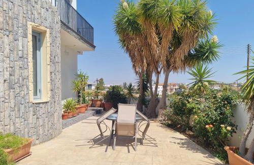 Agia Varvara House | 200 m² House ∙ 3 bedrooms ∙ 8 guests