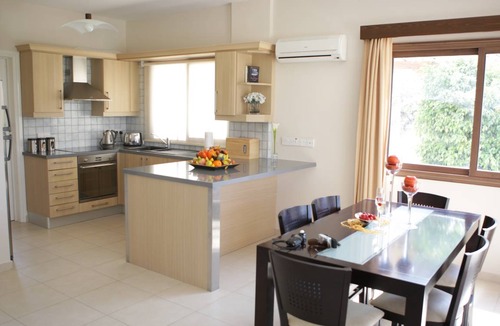 Pissouri Villa | 200 m² Villa ∙ 3 bedrooms ∙ 6 guests
