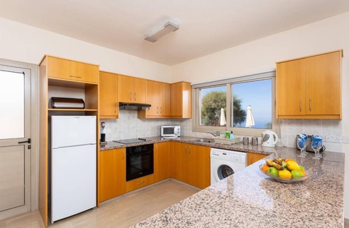 Droushia Villa | 200 m² Villa ∙ 4 bedrooms ∙ 8 guests