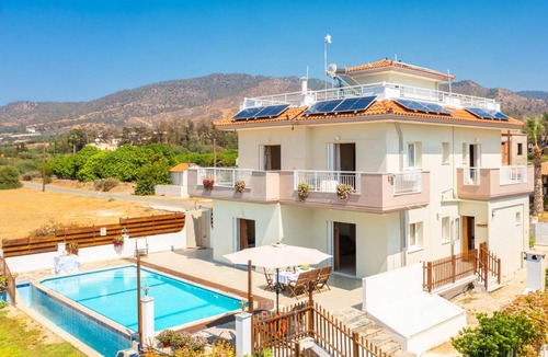 Ayia Marina Chrysochous Villa | 220 m² Villa ∙ 3 bedrooms ∙ 7 guests