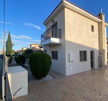 Pissouri Villa | 220 m² Villa ∙ 3 bedrooms ∙ 8 guests