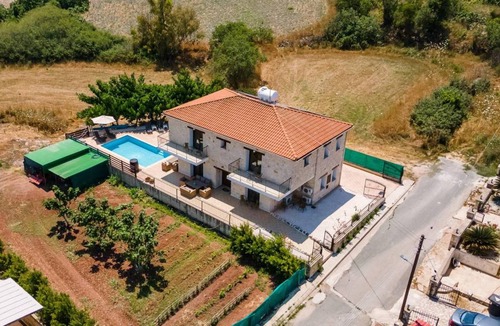 Droushia Villa | 220 m² Villa ∙ 5 bedrooms ∙ 10 guests