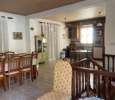 Vasa Koilaniou House | 250 m² House ∙ 6 bedrooms ∙ 13 guests