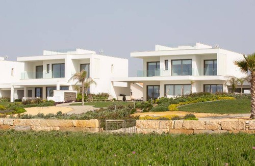 Softades Villa | 250 m² Villa ∙ 4 bedrooms ∙ 8 guests
