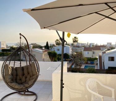 Chlorakas Apartment | 260 m to Beach, Sea&Sunset view terrasa