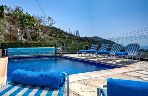 Pissouri Villa | 3 bed villa with pool & walk to beach of Pissouri Bay