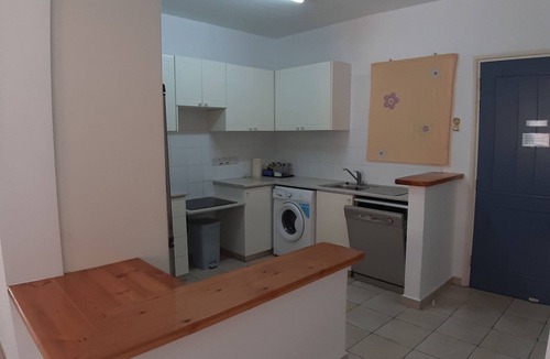 Paphos Apartment | 3 bedroom groundfloor apartment in Limnaria Gardens, pool facing