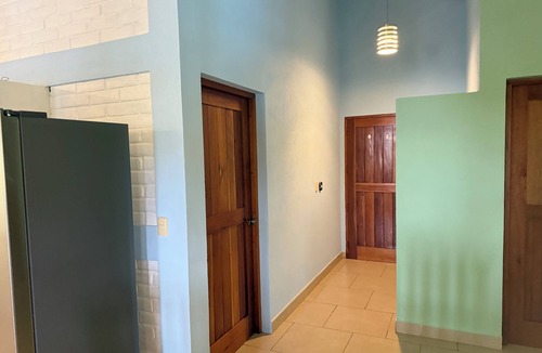 Aserradores House | 3-bedroom house in Cool Manzano Número 1 with large pool steps to the Pacific.