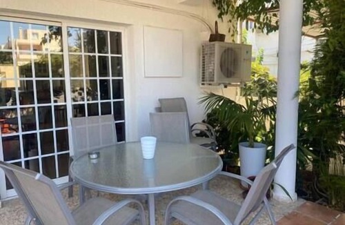 Anarvagos House | 3-Bedroom Maisonette with Fireplace & Piano