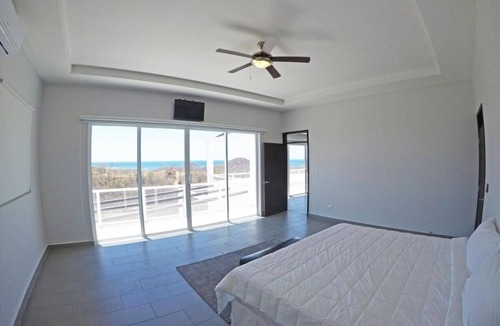 El Astillero House | 3 Bedroom Ocean View House