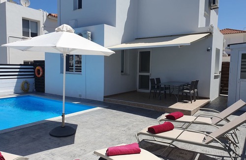 Pernera Villa | 3 Bedroom Villa Central Pernera