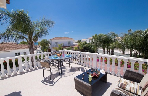 Ayia Thekla Villa | 3 bedrooms Detached Villa - Sleeps up to 8 Guests