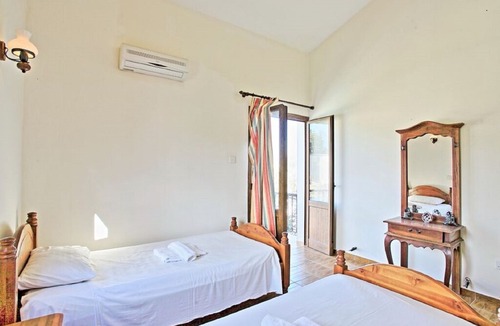 Prodromi Villa | 3 Bedrooms Villa Close To The Sea Prodromi