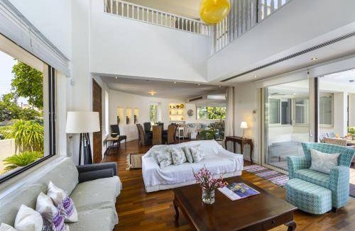 Kiti Villa | 300 m² Villa ∙ 4 bedrooms ∙ 8 guests