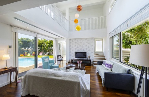 Kiti Villa | 300 m² Villa ∙ 4 bedrooms ∙ 8 guests