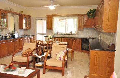 Alethriko Resort | 3000 m² Resort ∙ 3 bedrooms ∙ 5 guests