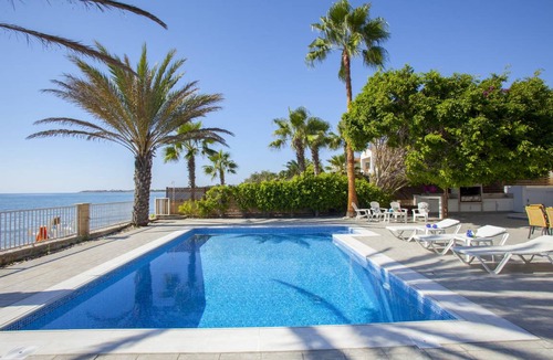 Larnaca Villa | 350 m² Villa ∙ 5 bedrooms ∙ 10 guests