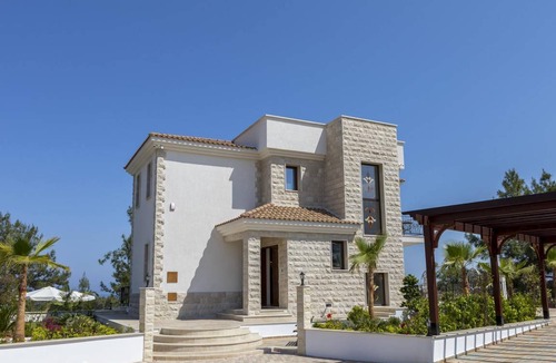 Argaka Villa | 360 m² Villa ∙ 4 bedrooms ∙ 8 guests