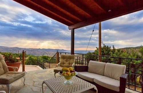 Peristerona Villa | 398 m² Villa ∙ 5 bedrooms ∙ 11 guests