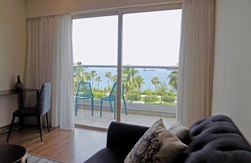 Historical Center Apartment | 3b Seafront Retro apt - Olympic beach