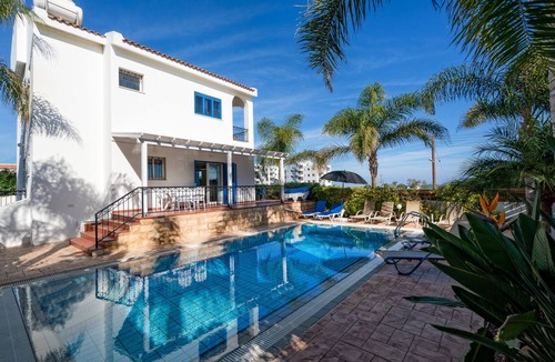 Protaras Villa | 4 bed villa - 5 min from beach and amenities