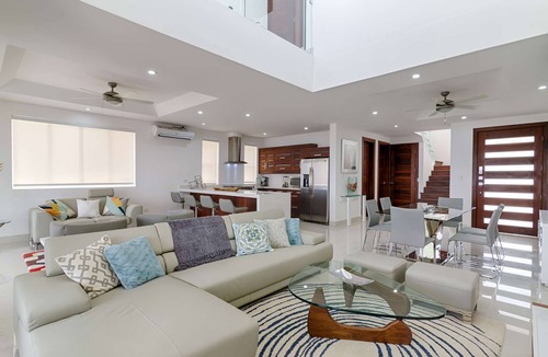 Pacific Marlin House | 4-Bedroom Oceanview Villa | Private Pool & Yard